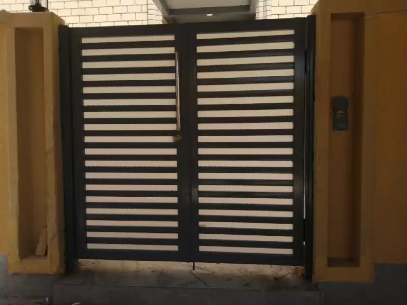 مظلات سيارات